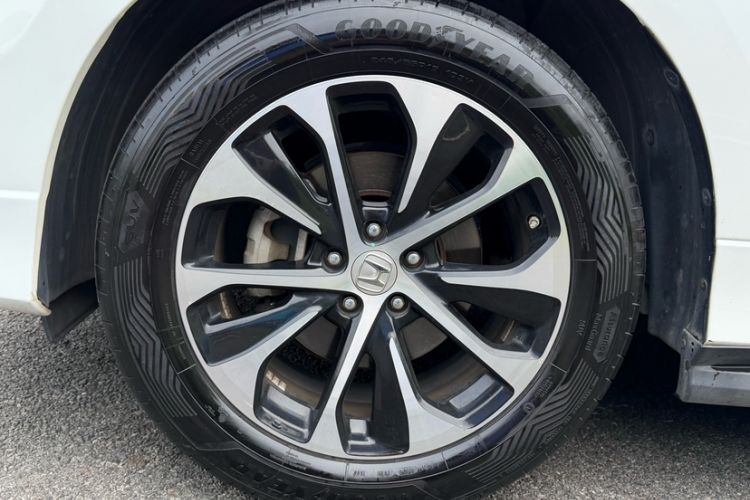 Used Honda Avancier 2017 240TURBO Two-Wheel Drive Premium Edition Interior 2