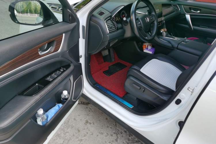 Used Honda Avancier 2017 240TURBO Two-Wheel Drive Premium Edition Interior 3