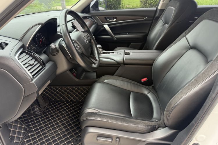 Used Honda Avancier 2017 240TURBO Two-Wheel Drive Premium Edition Interior 3