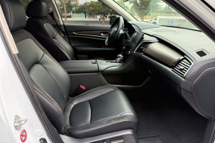 Used Honda Avancier 2017 240TURBO Two-Wheel Drive Premium Edition Interior 4