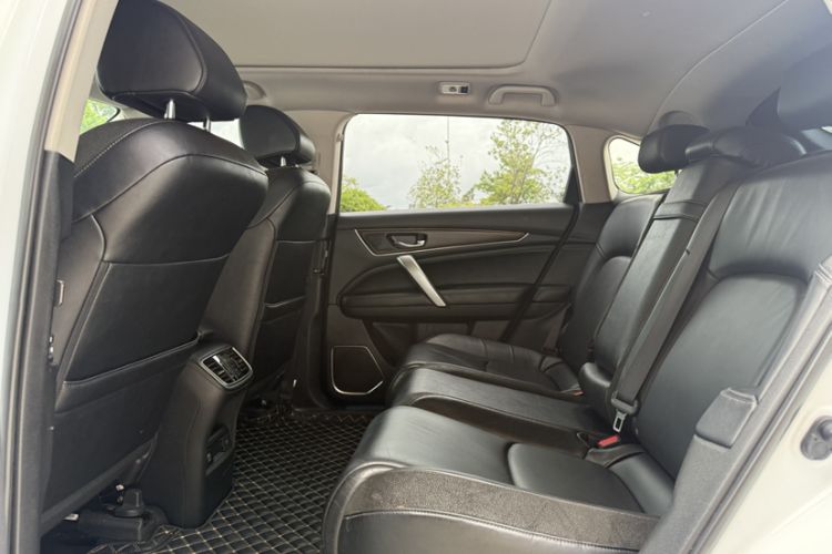 Used Honda Avancier 2017 240TURBO Two-Wheel Drive Premium Edition Interior 4