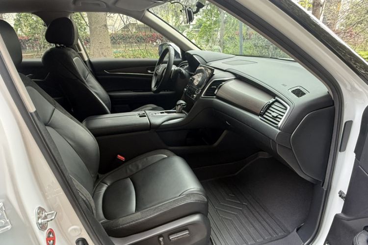 Used Honda Avancier 2017 240TURBO Two-Wheel Drive Luxury Edition Interior 5