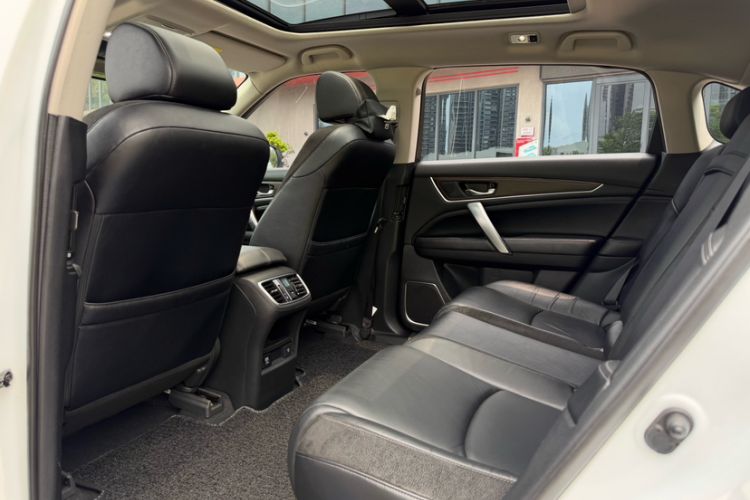 Used Honda Avancier 2017 240TURBO Two-Wheel Drive Premium Edition Interior 8