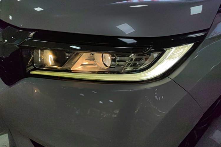 Used Honda Avancier 2017 240TURBO Two-Wheel Drive Elite Edition Left Front Headlight
