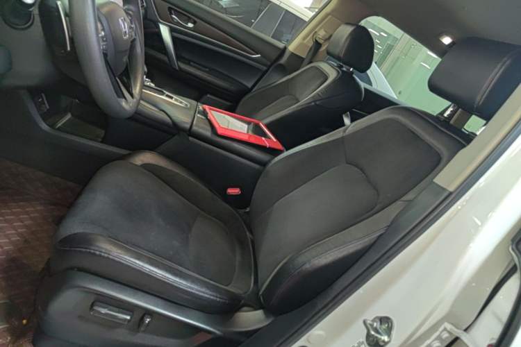 Used Honda Avancier 2017 240TURBO Two-Wheel Drive Elite Edition Left Front Seat