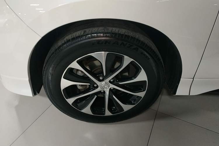 Used Honda Avancier 2017 240TURBO Two-Wheel Drive Premium Edition Left Front Wheel Hub