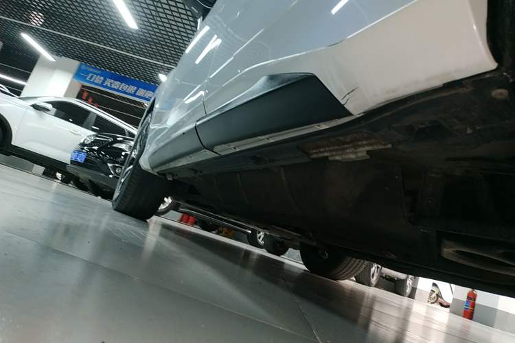 Used Honda Avancier 2017 240TURBO Two-Wheel Drive Premium Edition Left Side Sill