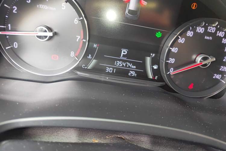 Used Honda Avancier 2017 240TURBO Two-Wheel Drive Comfort Version Odometer Close Up