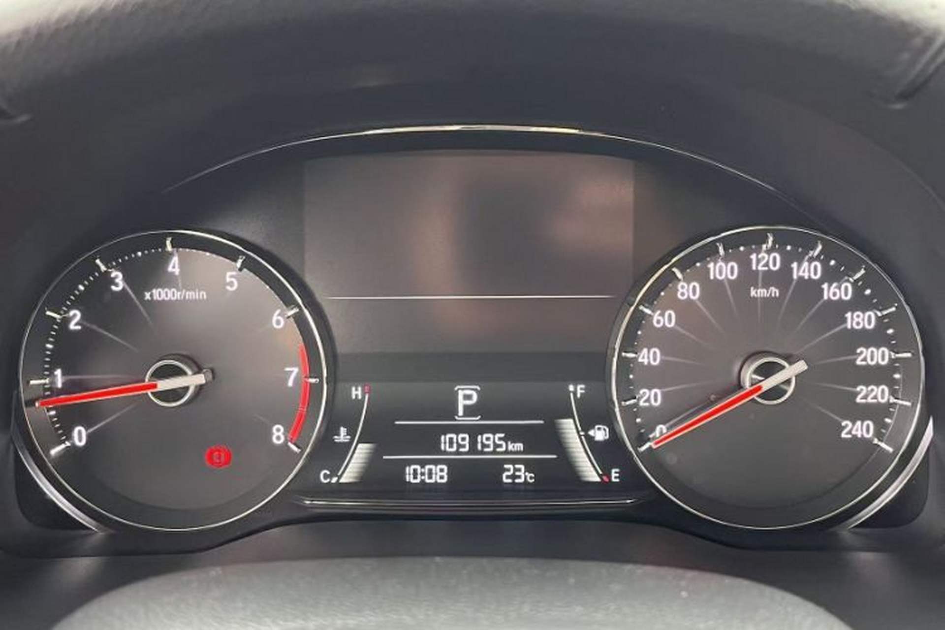Used Honda Avancier 2017 240TURBO Two-Wheel Drive Elite Edition Odometer Close Up