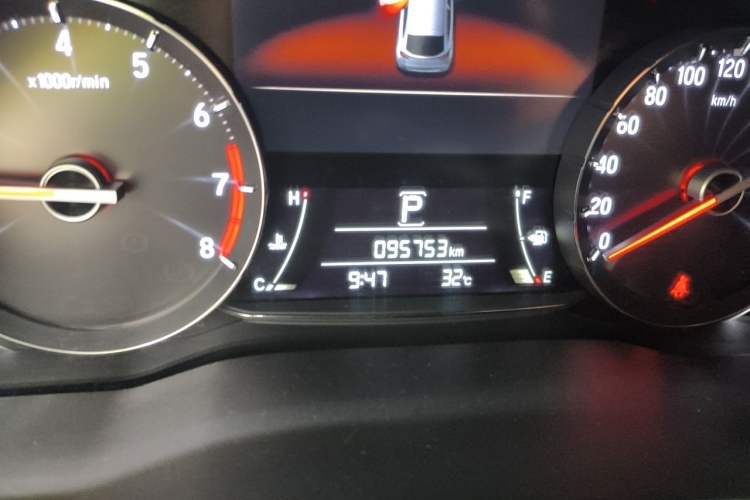 Used Honda Avancier 2017 240TURBO Two-Wheel Drive Luxury Edition Odometer Close Up