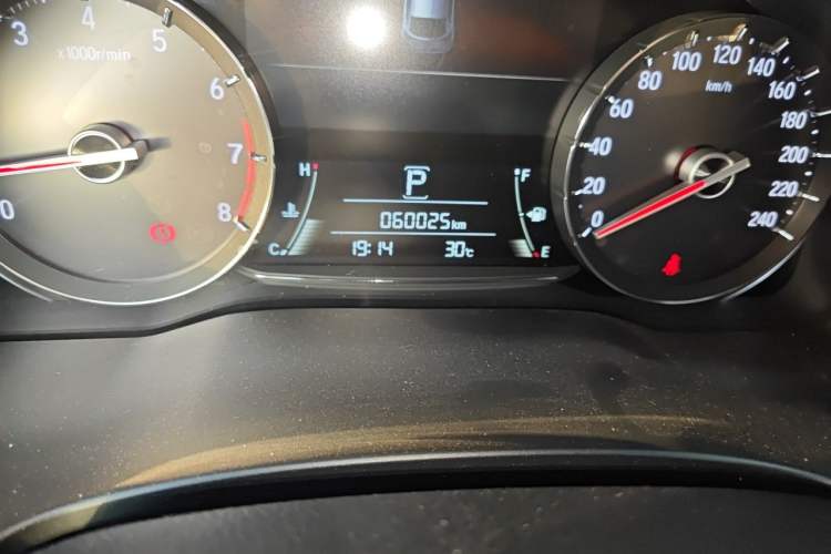 Used Honda Avancier 2017 240TURBO Two-Wheel Drive Luxury Edition Odometer Close Up