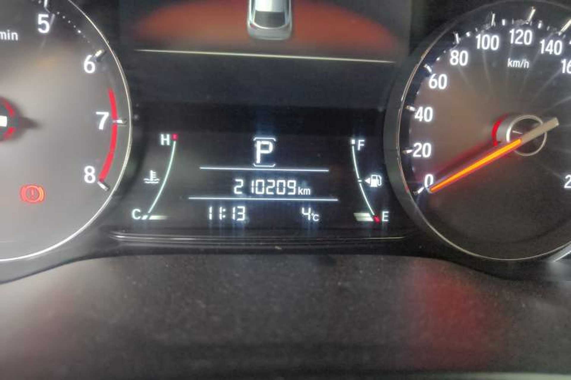Used Honda Avancier 2017 240TURBO Two-Wheel Drive Comfort Version Odometer Close Up