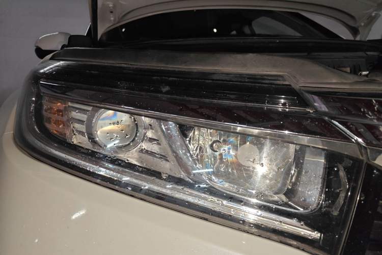 Used Honda Avancier 2017 240TURBO Two-Wheel Drive Elite Edition Right Front Headlight