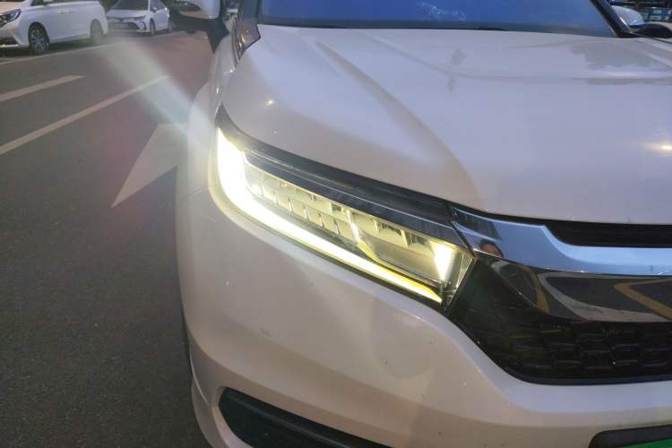 Used Honda Avancier 2017 240TURBO Two-Wheel Drive Premium Edition Right Front Headlight
