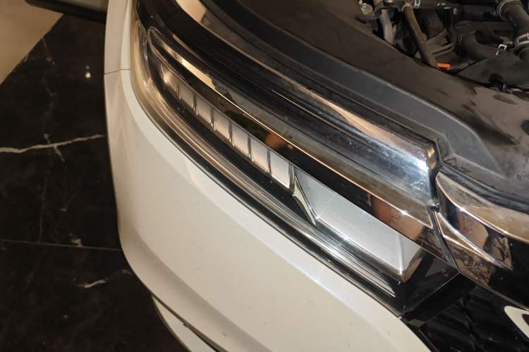 Used Honda Avancier 2017 240TURBO Two-Wheel Drive Premium Edition Right Front Headlight