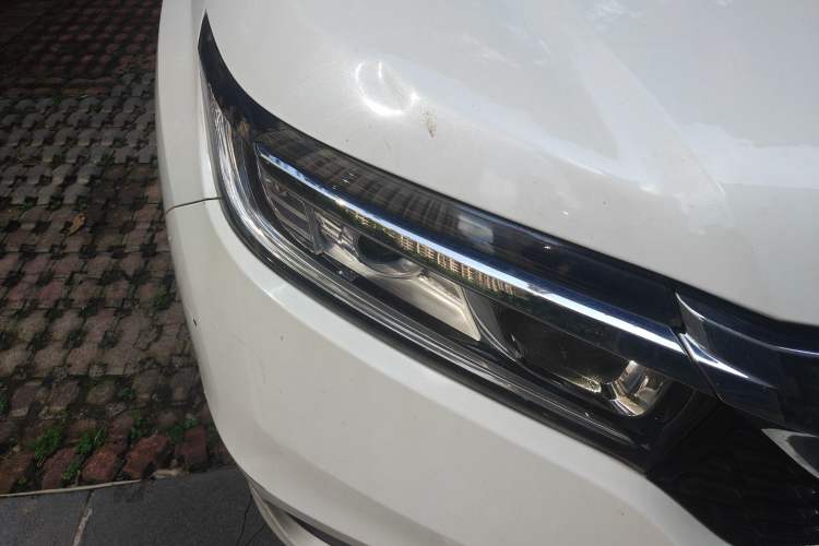 Used Honda Avancier 2017 240TURBO Two-Wheel Drive Elite Edition Right Front Headlight