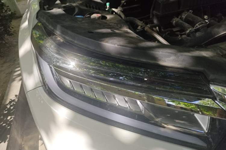 Used Honda Avancier 2017 240TURBO Two-Wheel Drive Elite Edition Right Front Headlight