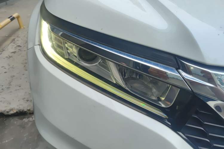 Used Honda Avancier 2017 240TURBO Two-Wheel Drive Luxury Edition Right Front Headlight