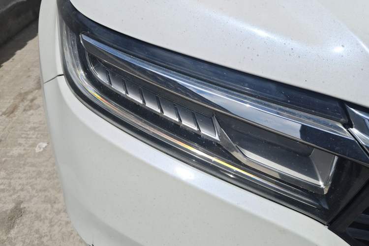 Used Honda Avancier 2017 240TURBO Two-Wheel Drive Premium Edition Right Front Headlight