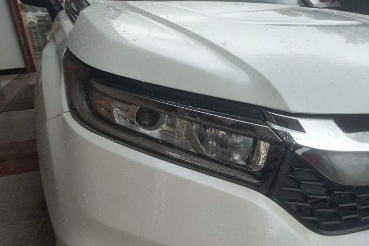 Used Honda Avancier 2017 240TURBO Two-Wheel Drive Elite Edition Right Front Headlight