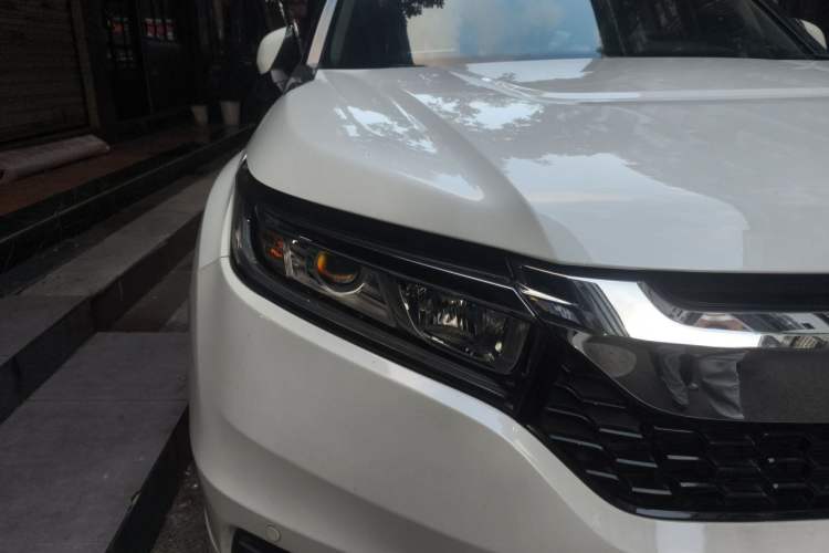 Used Honda Avancier 2017 240TURBO Two-Wheel Drive Elite Edition Right Front Headlight