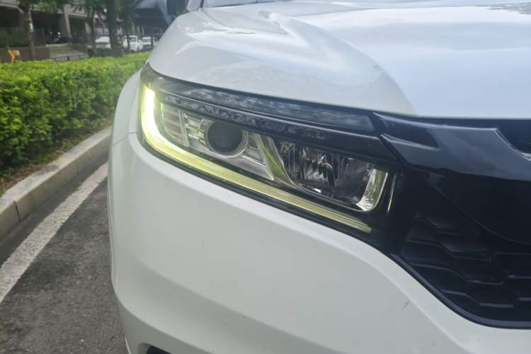 Used Honda Avancier 2017 240TURBO Two-Wheel Drive Luxury Edition Right Front Headlight
