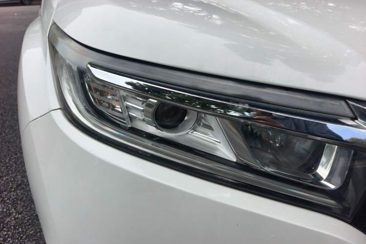 Used Honda Avancier 2017 240TURBO Two-Wheel Drive Elite Edition Right Front Headlight