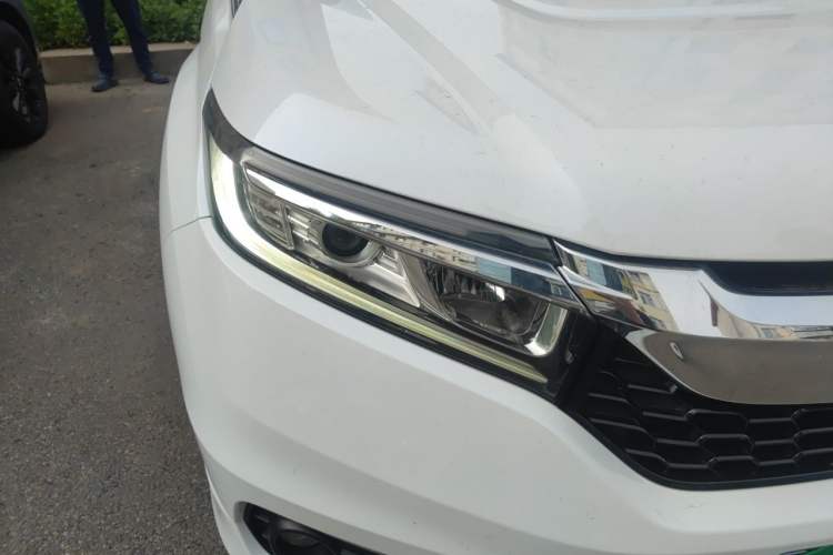 Used Honda Avancier 2017 240TURBO Two-Wheel Drive Luxury Edition Right Front Headlight
