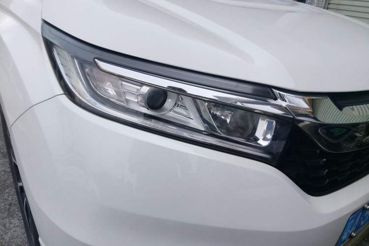 Used Honda Avancier 2017 240TURBO Two-Wheel Drive Elite Edition Right Front Headlight
