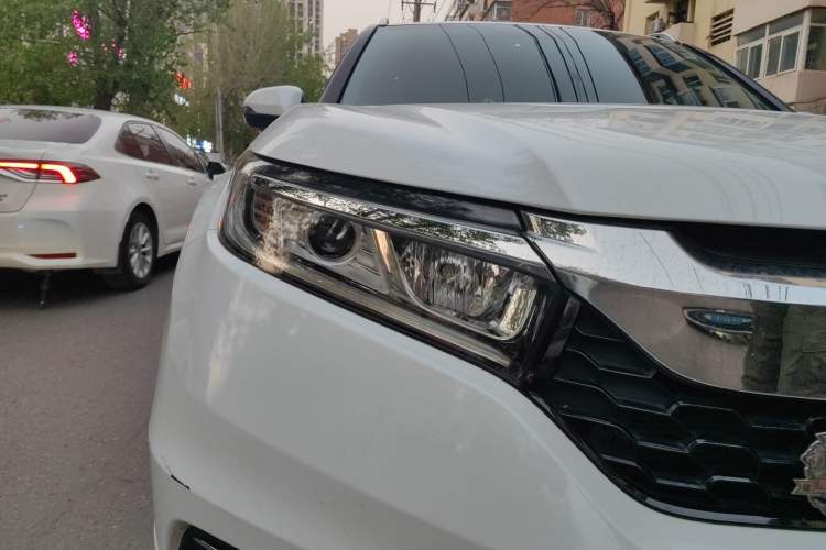 Used Honda Avancier 2017 240TURBO Two-Wheel Drive Luxury Edition Right Front Headlight