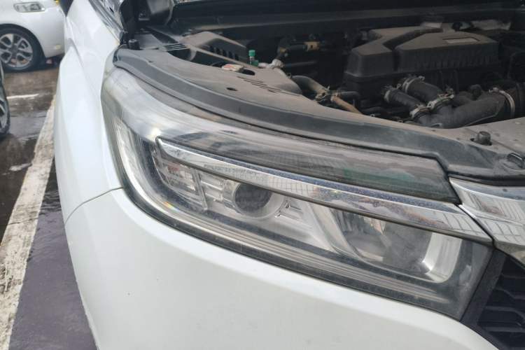 Used Honda Avancier 2017 240TURBO Two-Wheel Drive Elite Edition Right Front Headlight