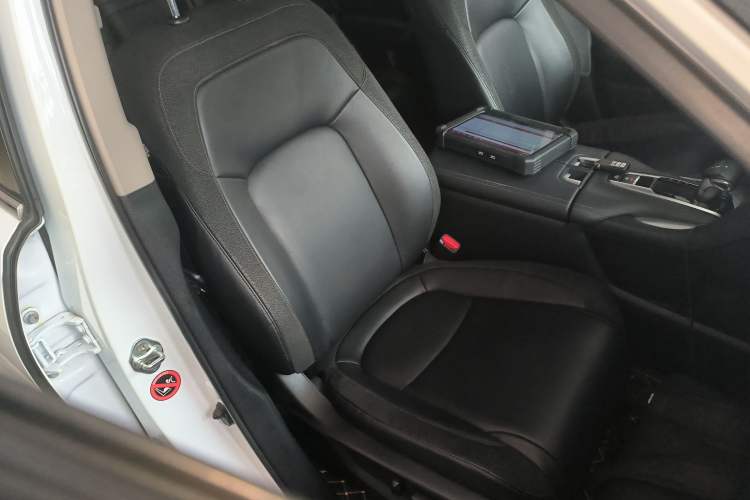 Used Honda Avancier 2017 240TURBO Two-Wheel Drive Premium Edition Right Front Seat