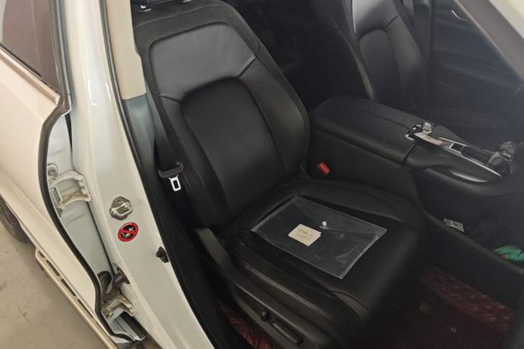 Used Honda Avancier 2017 240TURBO Two-Wheel Drive Premium Edition Right Front Seat