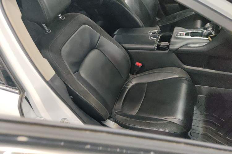 Used Honda Avancier 2017 240TURBO Two-Wheel Drive Comfort Version Right Front Seat