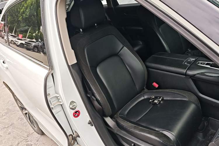 Used Honda Avancier 2017 240TURBO Two-Wheel Drive Comfort Version Right Front Seat