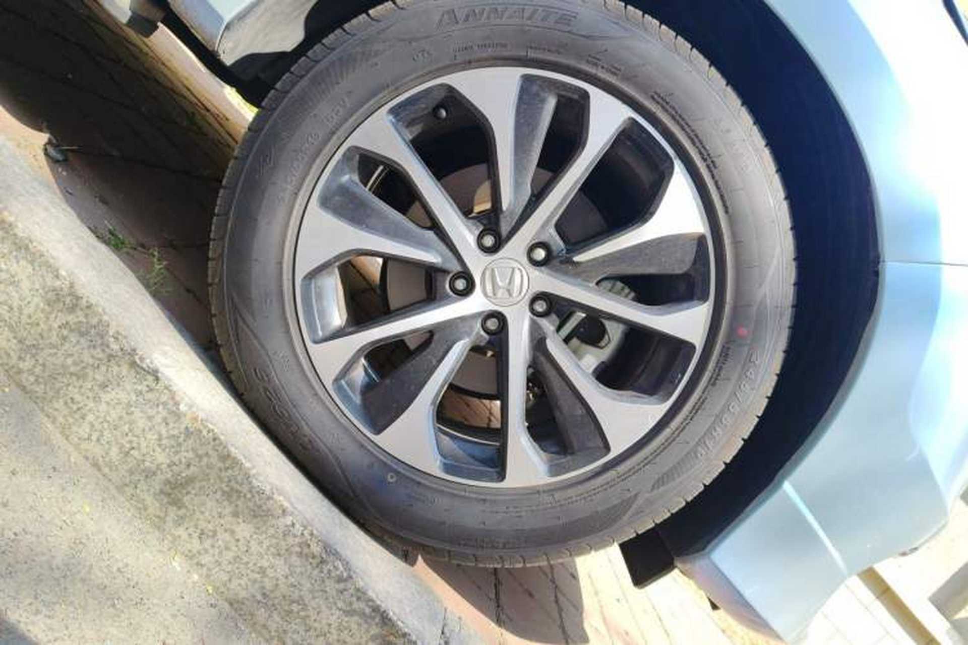 Used Honda Avancier 2017 240TURBO Two-Wheel Drive Elite Edition Right Front Wheel Hub