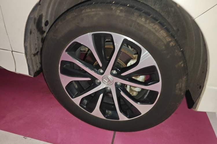 Used Honda Avancier 2017 240TURBO Two-Wheel Drive Elite Edition Right Front Wheel Hub