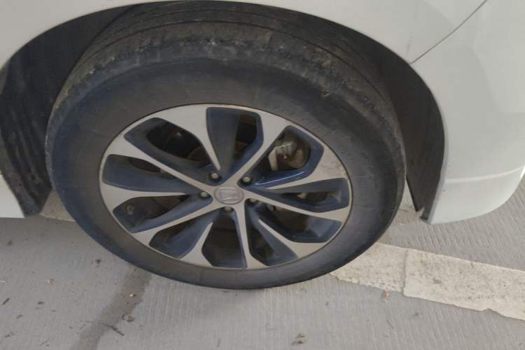 Used Honda Avancier 2017 240TURBO Two-Wheel Drive Premium Edition Right Front Wheel Hub
