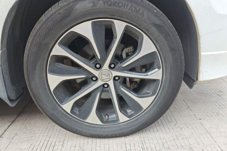 Used Honda Avancier 2017 240TURBO Two-Wheel Drive Elite Edition Right Front Wheel Hub