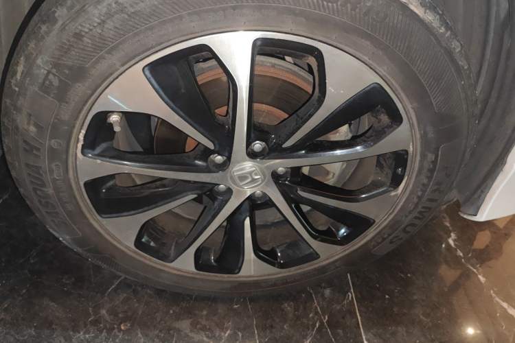 Used Honda Avancier 2017 240TURBO Two-Wheel Drive Premium Edition Right Front Wheel Hub