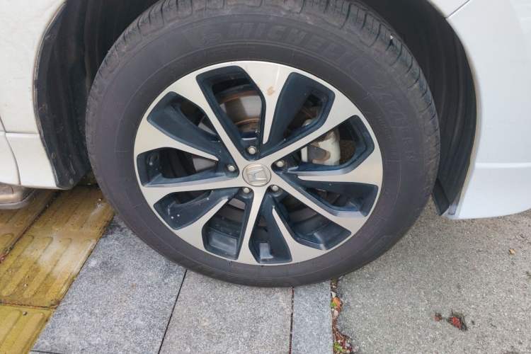 Used Honda Avancier 2017 240TURBO Two-Wheel Drive Luxury Edition Right Front Wheel Hub
