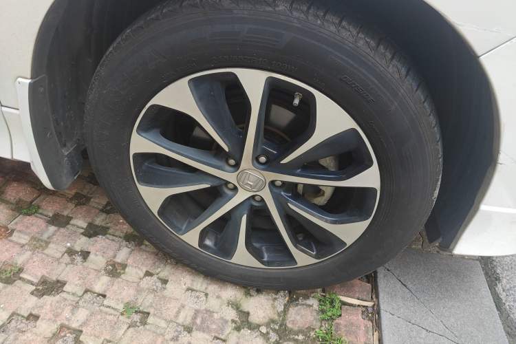 Used Honda Avancier 2017 240TURBO Two-Wheel Drive Elite Edition Right Front Wheel Hub