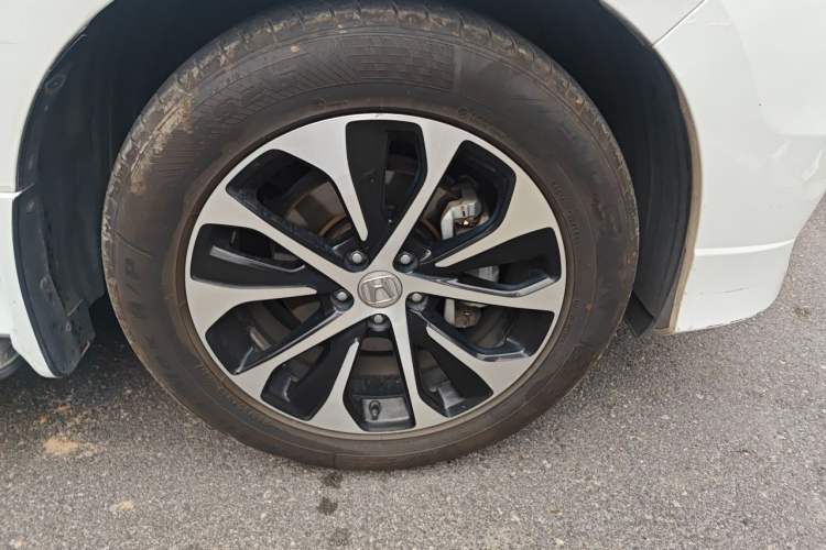 Used Honda Avancier 2017 240TURBO Two-Wheel Drive Premium Edition Right Front Wheel Hub