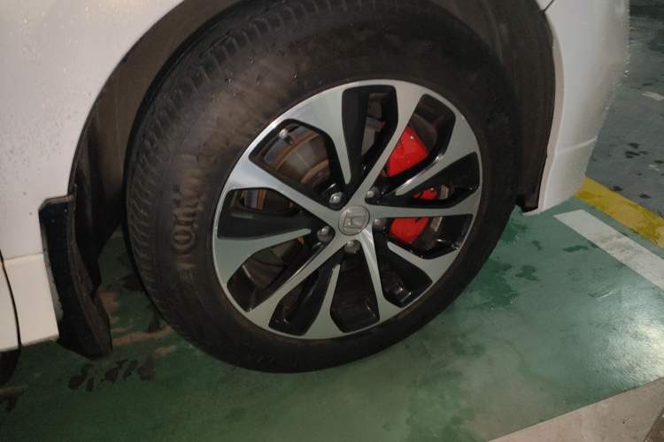 Used Honda Avancier 2017 240TURBO Two-Wheel Drive Comfort Version Right Front Wheel Hub
