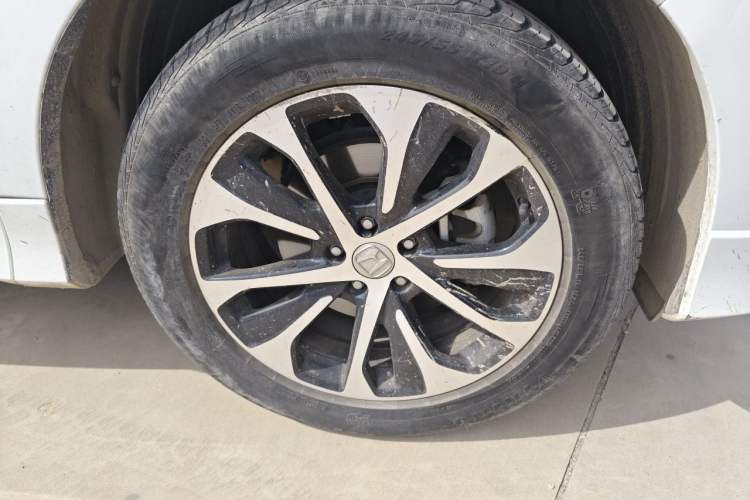 Used Honda Avancier 2017 240TURBO Two-Wheel Drive Elite Edition Right Front Wheel Hub