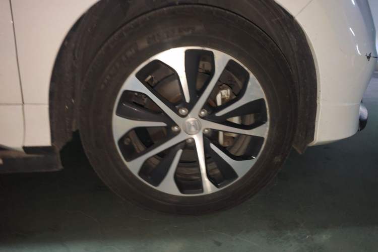 Used Honda Avancier 2017 240TURBO Two-Wheel Drive Elite Edition Right Front Wheel Hub