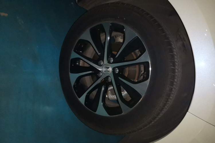 Used Honda Avancier 2017 240TURBO Two-Wheel Drive Elite Edition Right Front Wheel Hub
