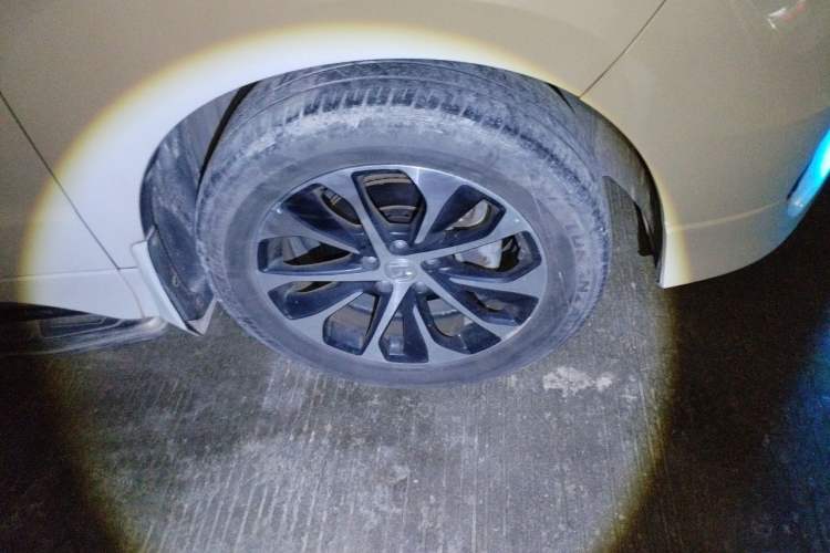 Used Honda Avancier 2017 240TURBO Two-Wheel Drive Elite Edition Right Front Wheel Hub