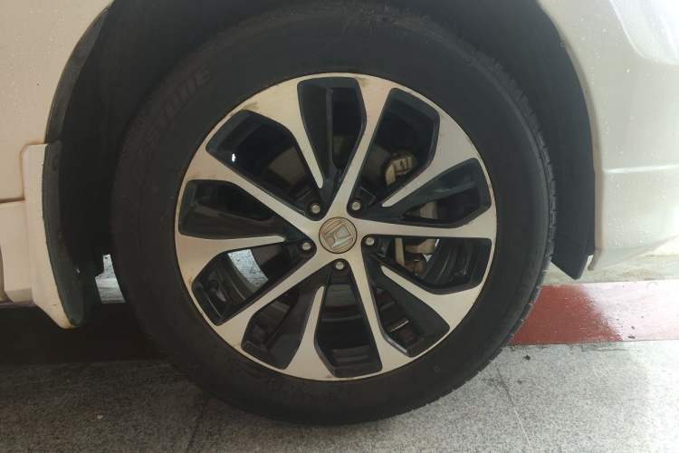 Used Honda Avancier 2017 240TURBO Two-Wheel Drive Elite Edition Right Front Wheel Hub