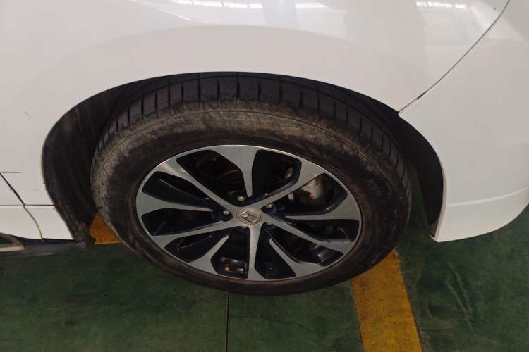Used Honda Avancier 2017 240TURBO Two-Wheel Drive Elite Edition Right Front Wheel Hub